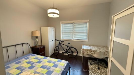 10 NINETEENTH STREET, Toronto, Ontario M8V 3L3, Canada