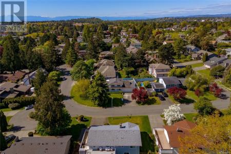 2295 GREENLANDS ROAD, Saanich, British Columbia V8N 5B9, Canada