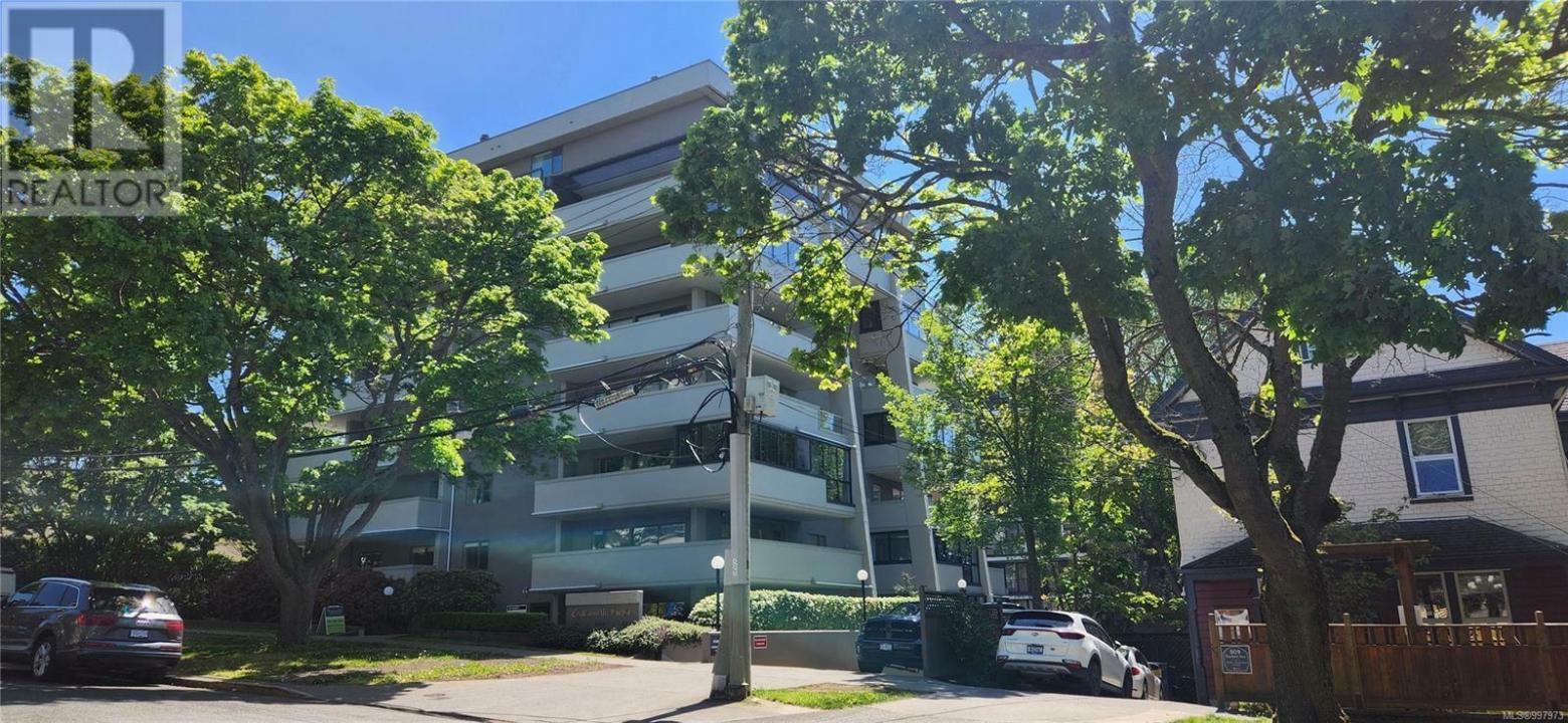 819 BURDETT AVENUE, Victoria, Colúmbia Britânica V8W 1B3, CANADÁ