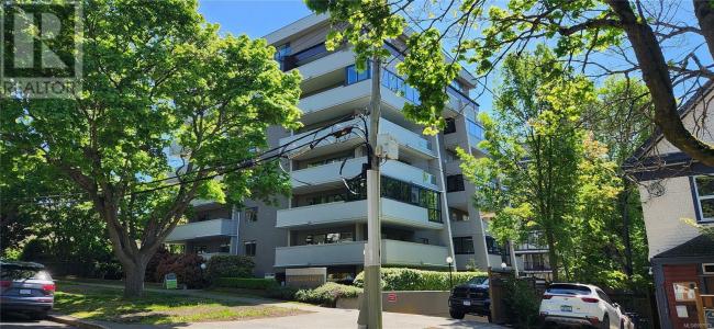 819 BURDETT AVENUE, Victoria, Colúmbia Britânica V8W 1B3, CANADÁ
