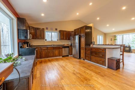 1518 PINECREEK ROAD S, Callander, Ontario P0H 1H0, Kanada