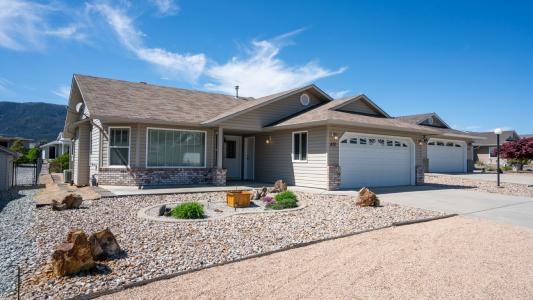 430 4 STREET, Vernon, British Columbia V1H 1Z1, Canada