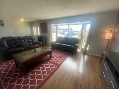 115 ALDER DRIVE, Hinton, Alberta T7V 1C7, Canada