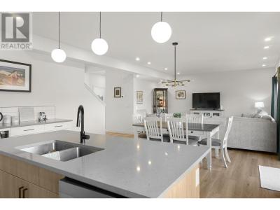 16 ROBINSON STREET, Kitimat, British Columbia V8C 2S2, Canada