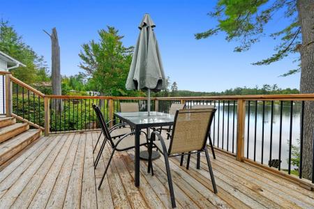 145 Route 303, Otter Lake, Quebec J0X 2P0, Kanada