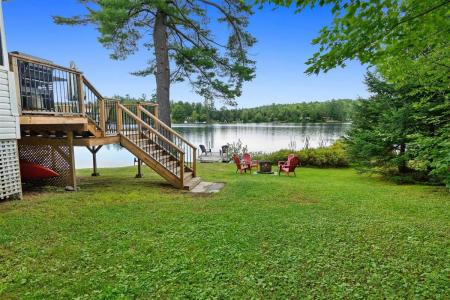 145 Route 303, Otter Lake, Quebec J0X 2P0, Kanada
