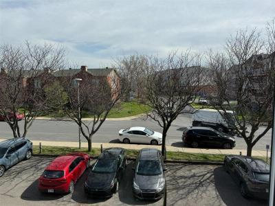 3001 Rue des Émeraudes, Longueuil (Saint-Hubert), Quebec J4T 3T7, Kanada