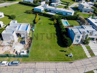 Avenida Fuerza Aérea 1 451, Funes, Santa Fe 00001, Argentina