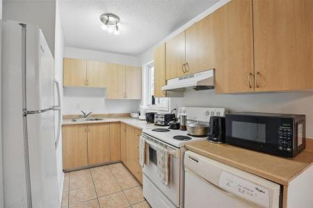 341  Boul. St-Raymond, Gatineau (Hull), 퀘벡주 J9A 2K4, 캐나다