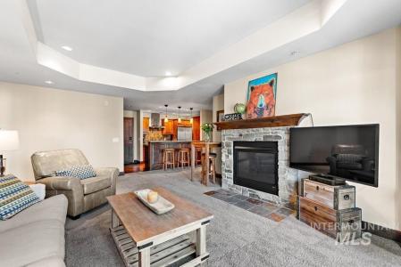616 N 3rd 213, McCall, Idaho 83638, USA