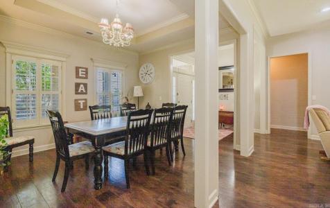51 Waters Edge Drive, Little Rock, Arkansas 72204-8645, USA