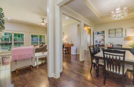 51 Waters Edge Drive, Little Rock, Arkansas 72204-8645, USA