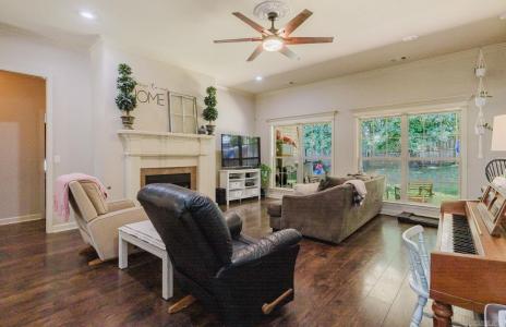 51 Waters Edge Drive, Little Rock, Arkansas 72204-8645, USA