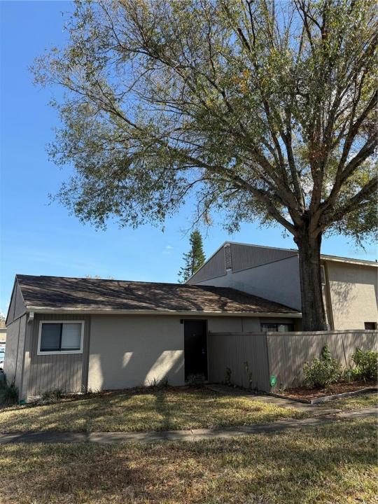 8608 Lake Isle Dr., Temple Terrace, Floryda 33637, USA