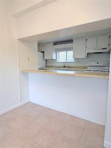 8608 Lake Isle Dr., Temple Terrace, Floryda 33637, USA