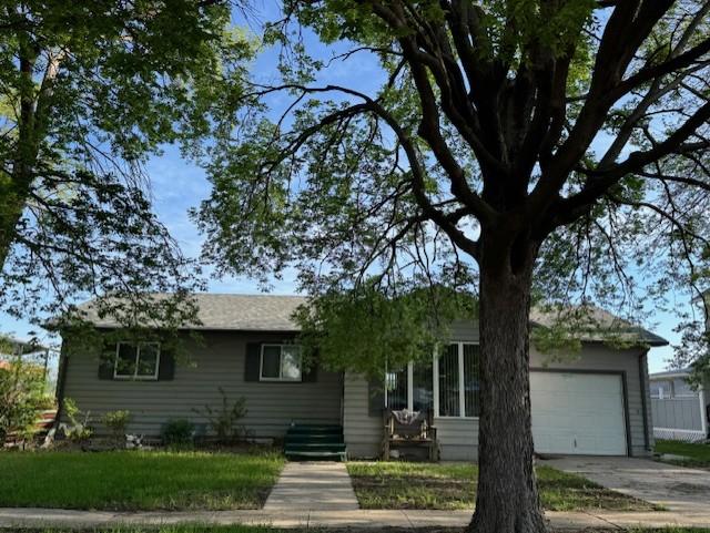 1006 W 11th St., Springfield, South Dakota 57062