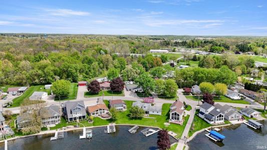 2395 Ln 150 Hamilton Lake, Hamilton, Indiana 46742