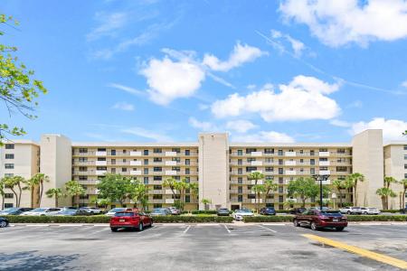 2400 Deer Creek Country Club Boulevard 609-1, Deerfield Beach, Flórida 33442, Estados Unidos