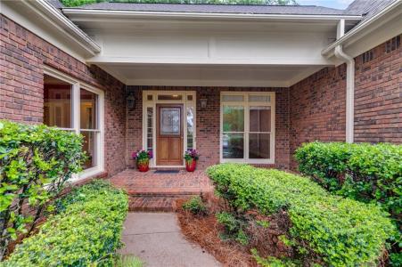 9395 Clublands Drive, Alpharetta, Georgia 30022, USA
