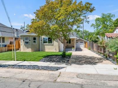 432 42nd Street, Sacramento, California 95819, USA