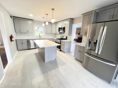 67 Medford Lane, Willingboro, NJ 08046, USA
