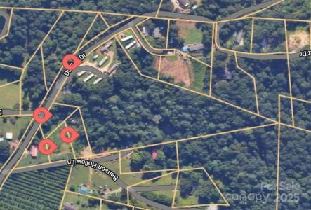 160 & 196 Dudley Drive, Flat Rock, Kuzey Karolina 28731, Amerika Birleşik Devletleri