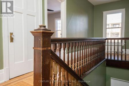 352 BARTON STREET EAST, Hamilton (landsdale), Ontario L8L 2X9, Kanada