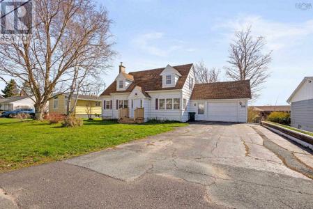 228 TREMAIN CRESCENT, Windsor, Nova Scotia B0N 2T0, Canada