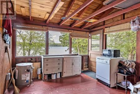 1956 WHITE LAKE ROAD EAST, Douro-Dummer-, Ontario K0L 2H0, Canadá