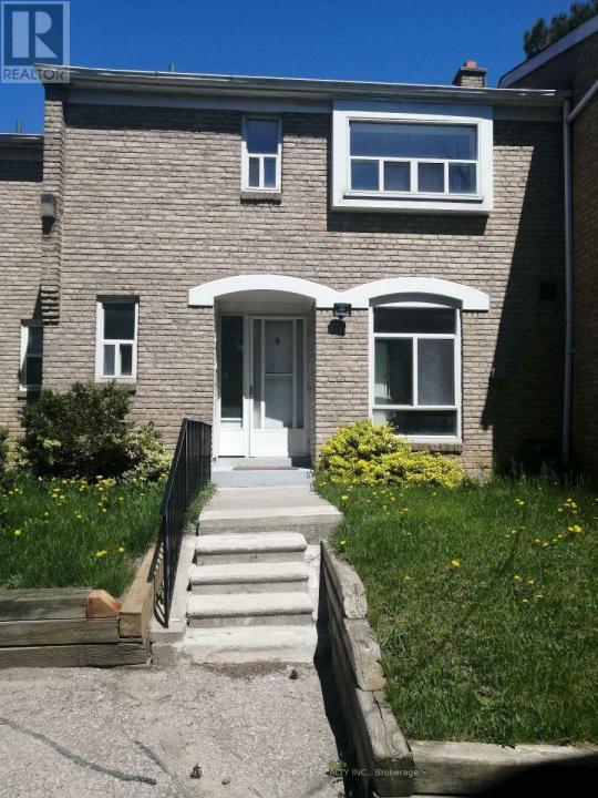 17 GOSFORD BOULEVARD, Toronto (black Creek), 온타리오주 M3N 2G7, 캐나다