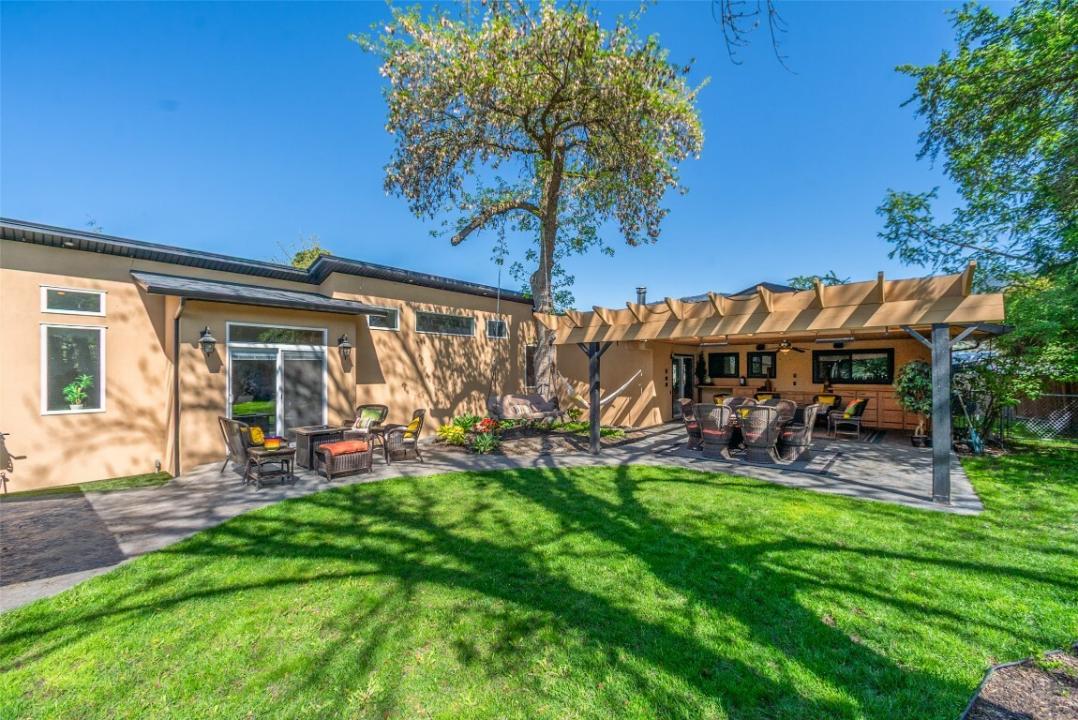 430 PINE ROAD, Kelowna, ブリティッシュコロンビア V1X 4L8, カナダ