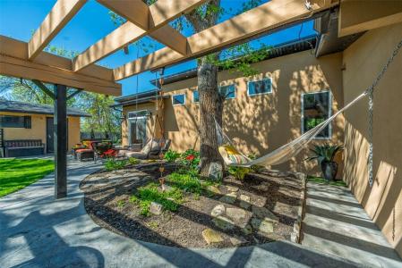 430 PINE ROAD, Kelowna, ブリティッシュコロンビア V1X 4L8, カナダ