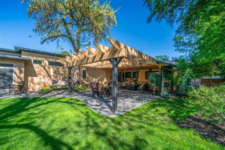 430 PINE ROAD, Kelowna, British Columbia V1X 4L8, Canada