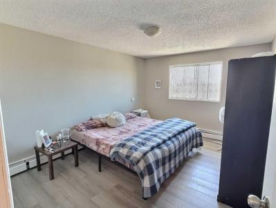 105 1945 STREET NW, Edmonton, Alberta T6J 5N6, Kanada