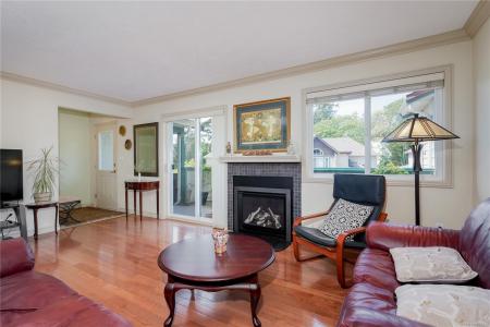 108 ALDERSMITH PL, View Royal, British Columbia V9A 7M8, Canada