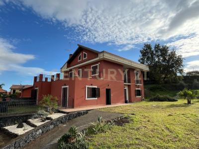 Viagrande, Sicilia 95029, Italy