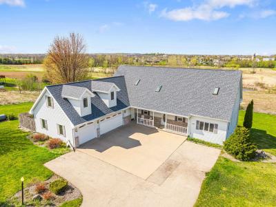 W8924 Spring Road, Hortonville, Wisconsin 54944, USA