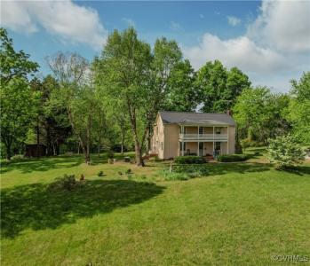 5722 James River Rd, Gladstone, Virginia 24553, USA