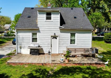 120 S Maple Avenue, Ames, Iowa 50010, USA
