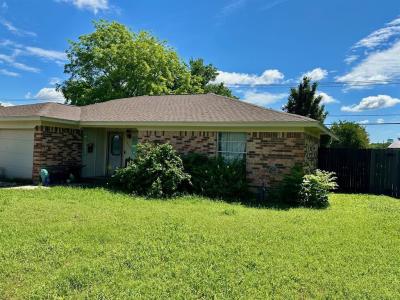 5704 Newman Drive, North Richland Hills, Texas 76180, Estados Unidos