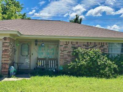 5704 Newman Drive, North Richland Hills, Texas 76180, USA