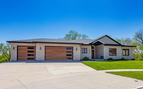 4001 Cartier Avenue, Ames, Iowa 50014, USA