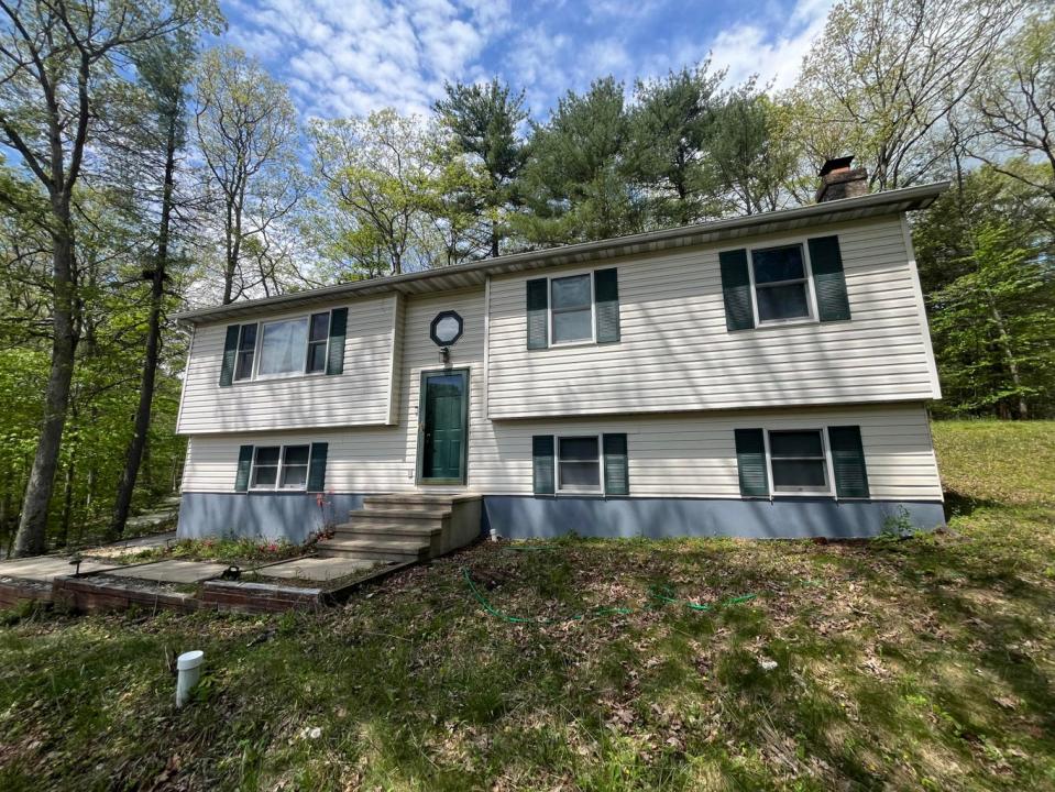 2637 Fernwood Ave., Bartonsville, Pennsylvania 18321