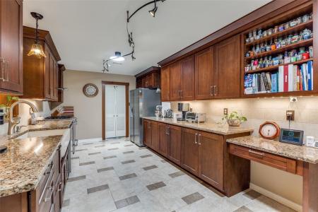 3150 Palmdale Circle, Farmers Branch, Texas 75234, USA