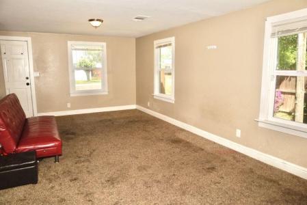 321 N Orange Avenue, Exeter, Californie 93221, États-Unis