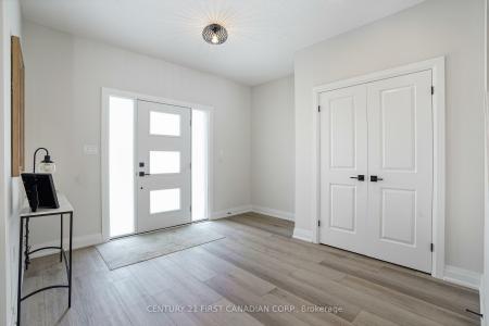 113 ATKINSON STREET, North Middlesex, أونتاريو N0M 1A0, كندا