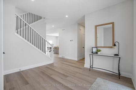 113 ATKINSON STREET, North Middlesex, أونتاريو N0M 1A0, كندا