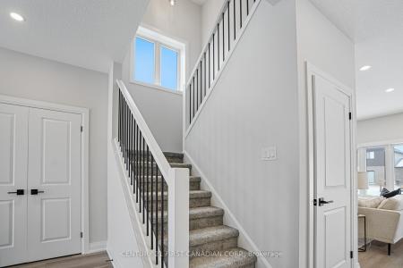 113 ATKINSON STREET, North Middlesex, أونتاريو N0M 1A0, كندا