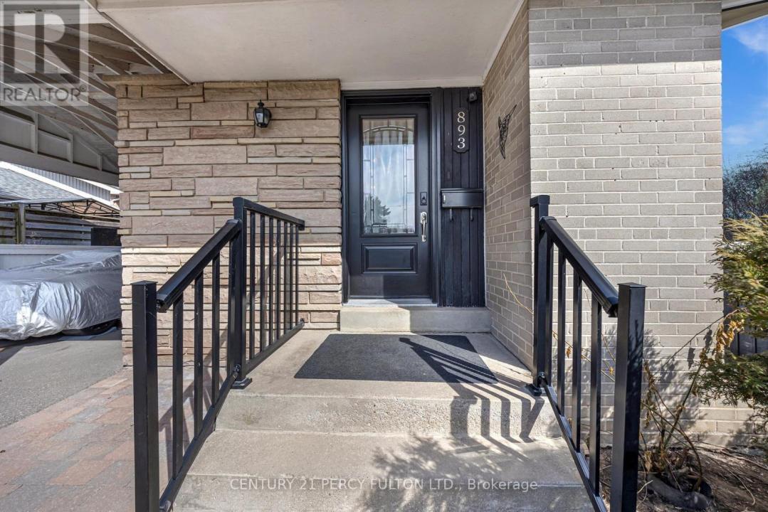 893 DOUGLAS AVENUE, Pickering (bay Ridges), 安大略省 L1W 1N7, 加拿大