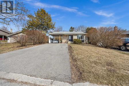893 DOUGLAS AVENUE, Pickering (bay Ridges), 安大略省 L1W 1N7, 加拿大